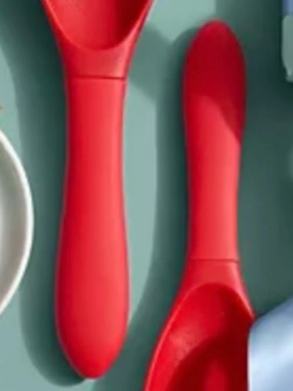 New in Box Mad Hungry Set of Two Super Spoons 9” and 11” Silicone Handles Red